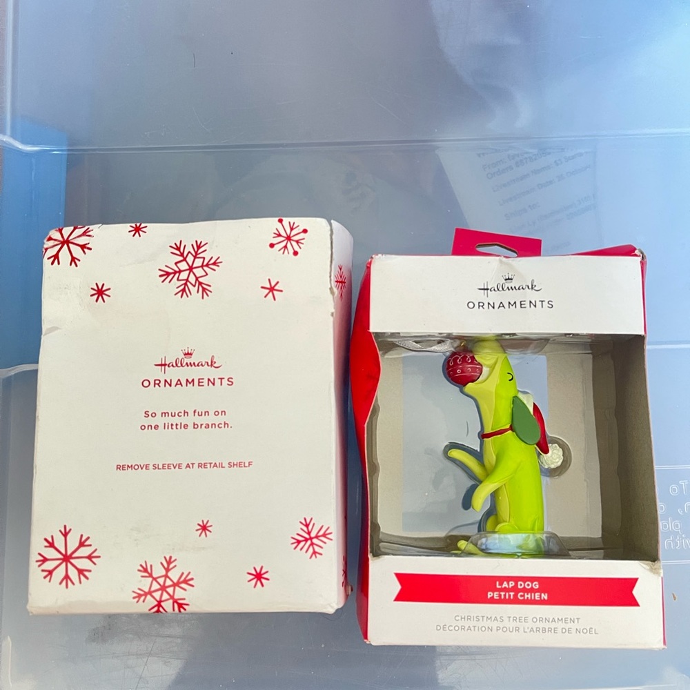 Hallmark Keepsake Lap Dog Petit Chien Ornament